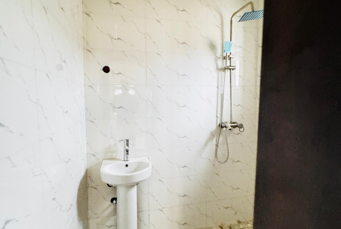Pre-finished 5-Bedroom Fully Detached Duplex